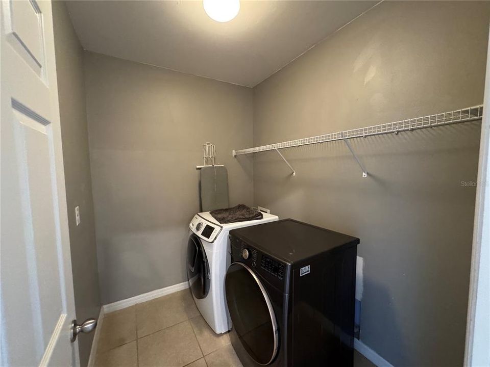 В аренду: $2,045 (4 спален, 2 ванн, 2101 Квадратных фут)