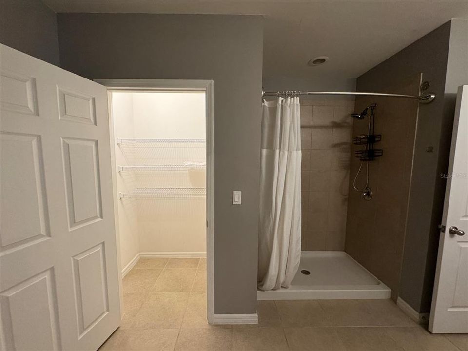 В аренду: $2,045 (4 спален, 2 ванн, 2101 Квадратных фут)