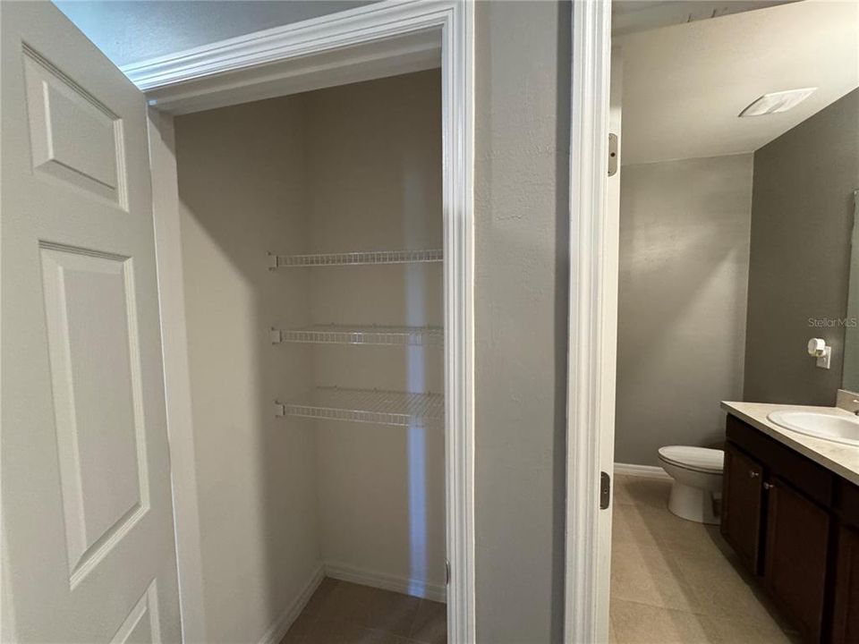 В аренду: $2,045 (4 спален, 2 ванн, 2101 Квадратных фут)