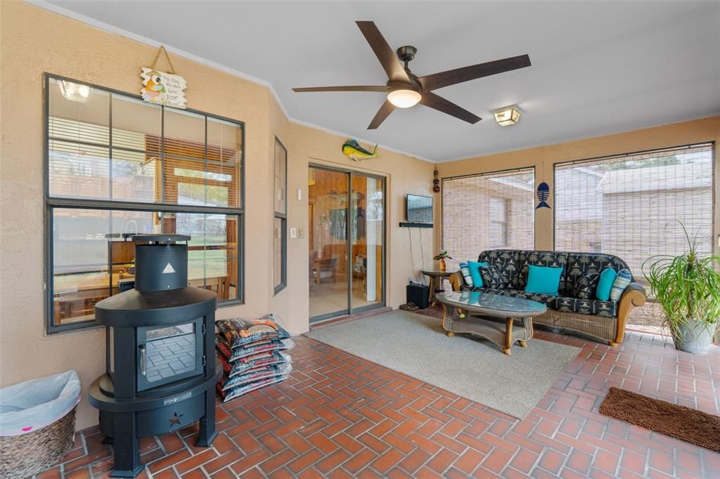 На продажу: $355,000 (3 спален, 2 ванн, 1872 Квадратных фут)