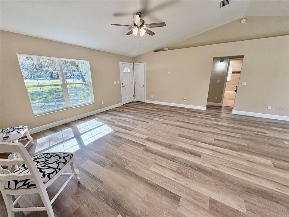 На продажу: $284,450 (3 спален, 2 ванн, 1468 Квадратных фут)