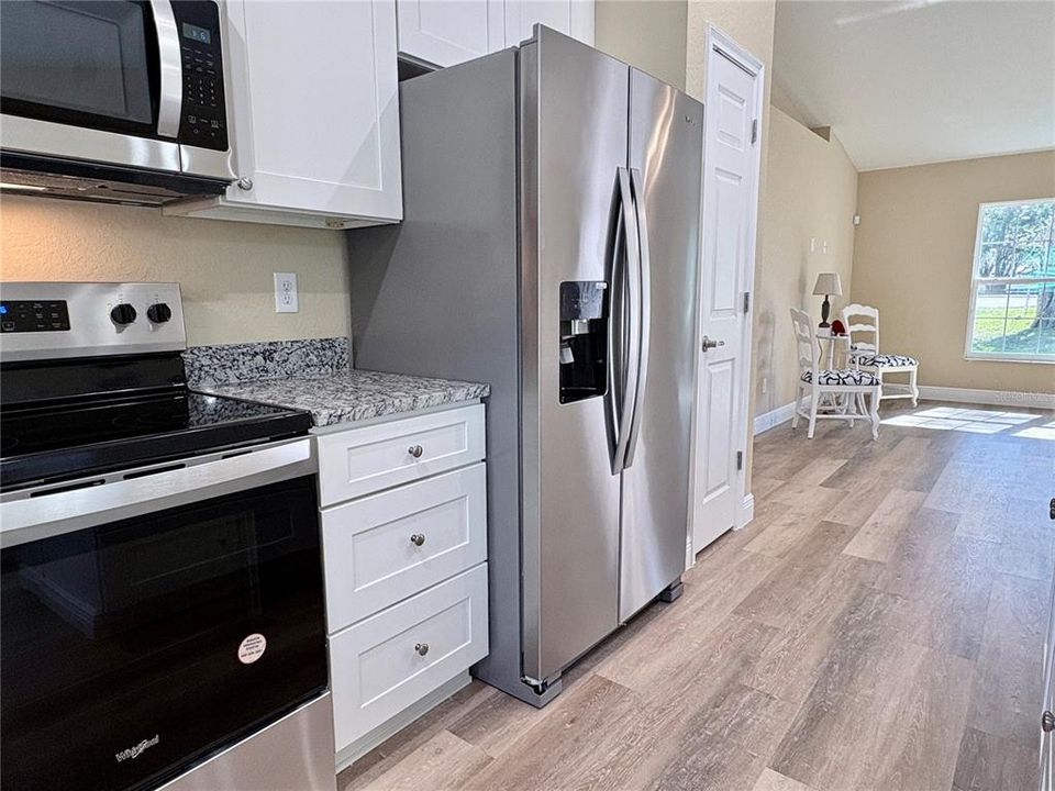 На продажу: $284,450 (3 спален, 2 ванн, 1468 Квадратных фут)