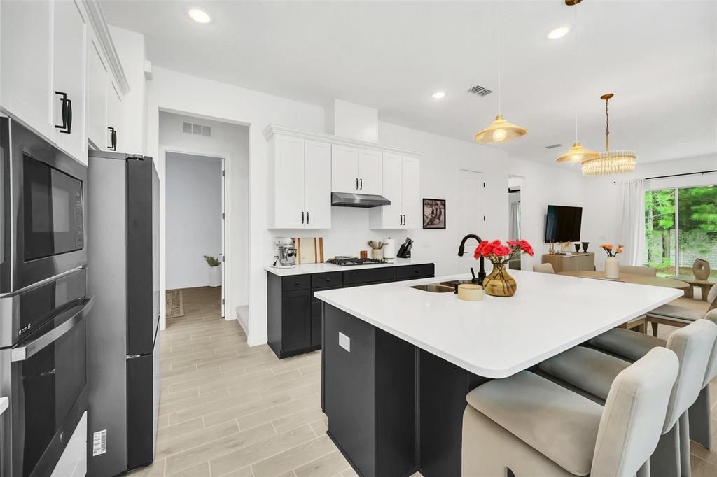 For Sale: $459,000 (3 beds, 3 baths, 1992 Square Feet)