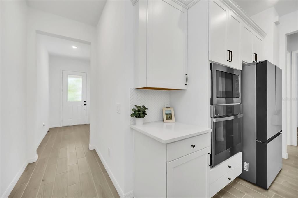 For Sale: $459,000 (3 beds, 3 baths, 1992 Square Feet)