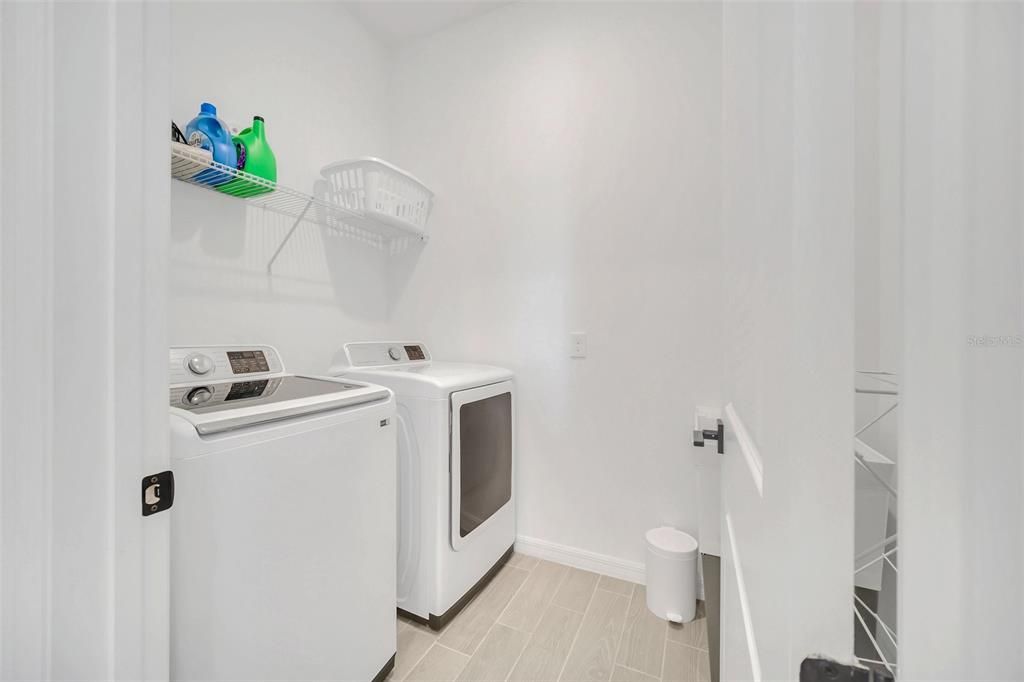 For Sale: $459,000 (3 beds, 3 baths, 1992 Square Feet)