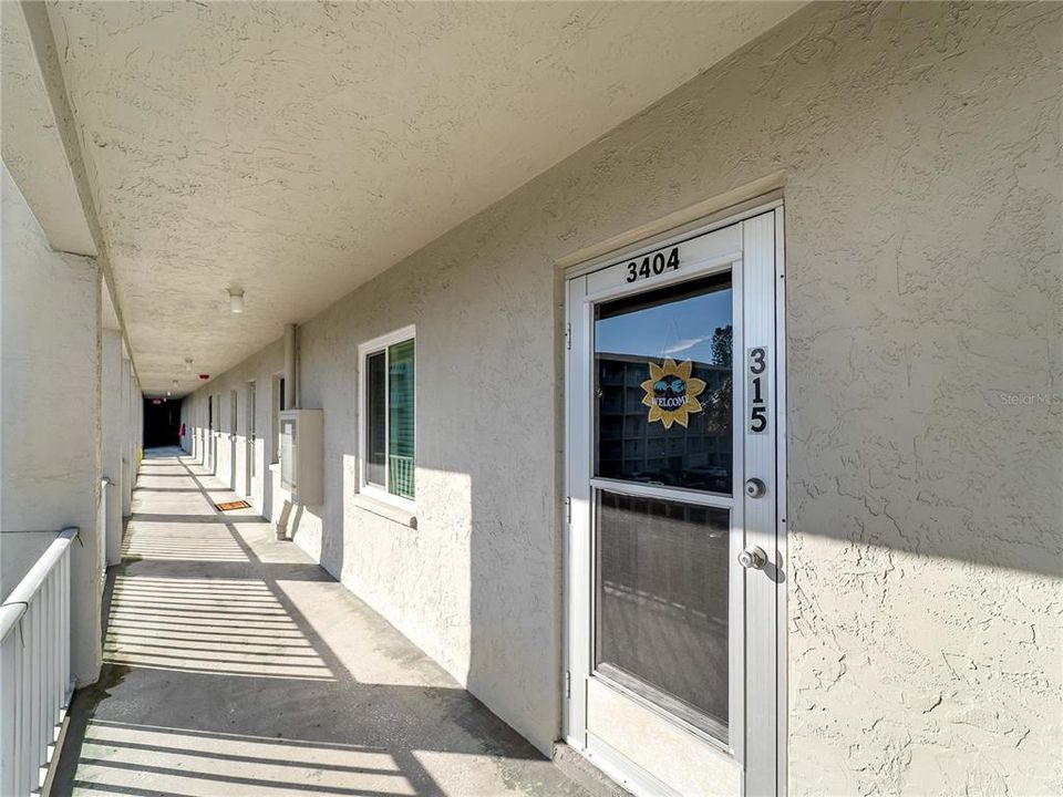 待售: $189,700 (2 贝兹, 2 浴室, 1144 平方英尺)