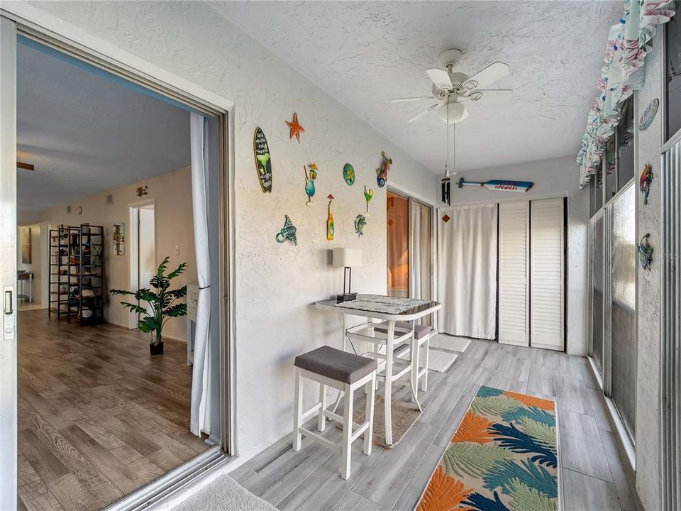 待售: $189,700 (2 贝兹, 2 浴室, 1144 平方英尺)