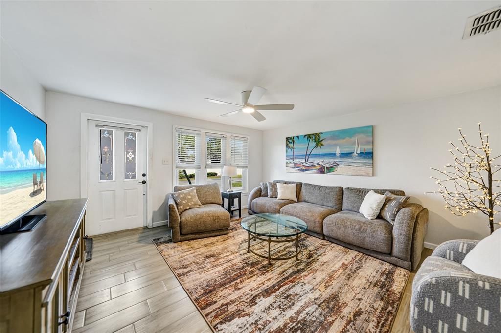 待售: $365,000 (3 贝兹, 2 浴室, 1488 平方英尺)