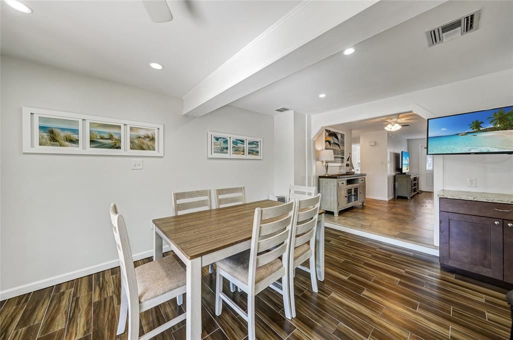 待售: $365,000 (3 贝兹, 2 浴室, 1488 平方英尺)