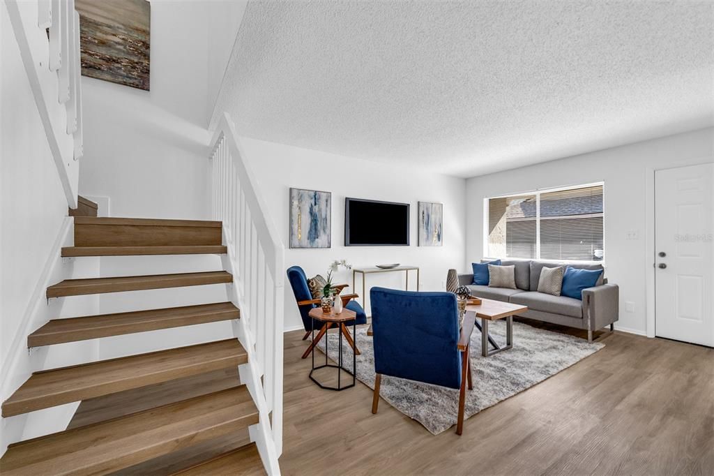 For Sale: $189,900 (2 beds, 1 baths, 1061 Square Feet)