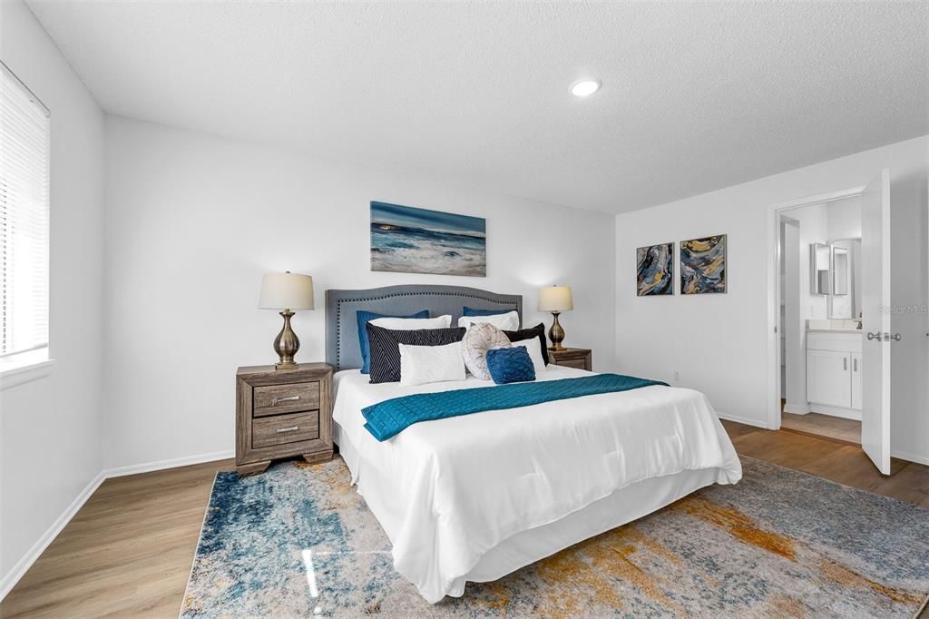 For Sale: $189,900 (2 beds, 1 baths, 1061 Square Feet)