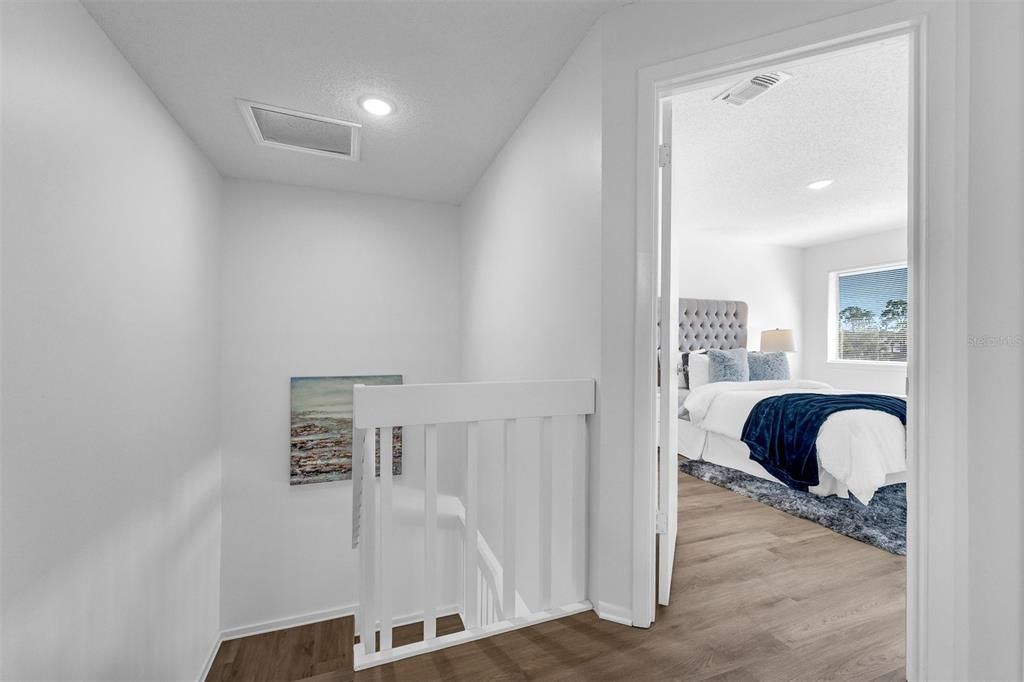 For Sale: $189,900 (2 beds, 1 baths, 1061 Square Feet)