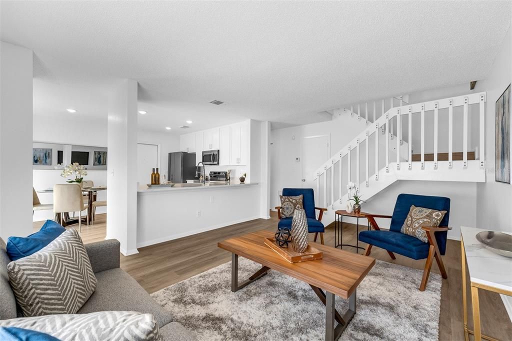 For Sale: $189,900 (2 beds, 1 baths, 1061 Square Feet)