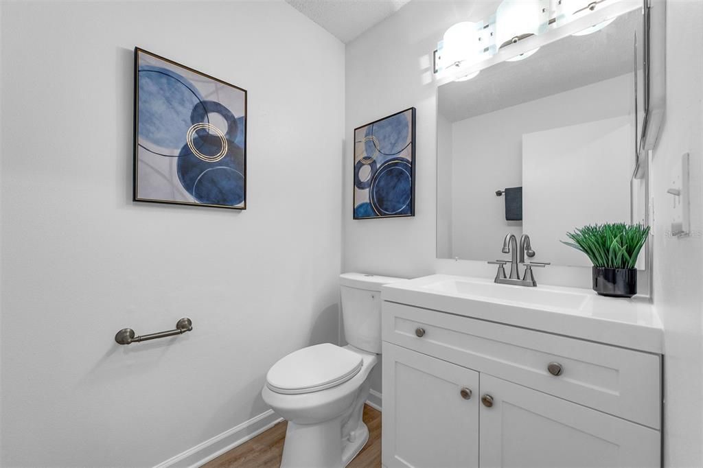 For Sale: $189,900 (2 beds, 1 baths, 1061 Square Feet)