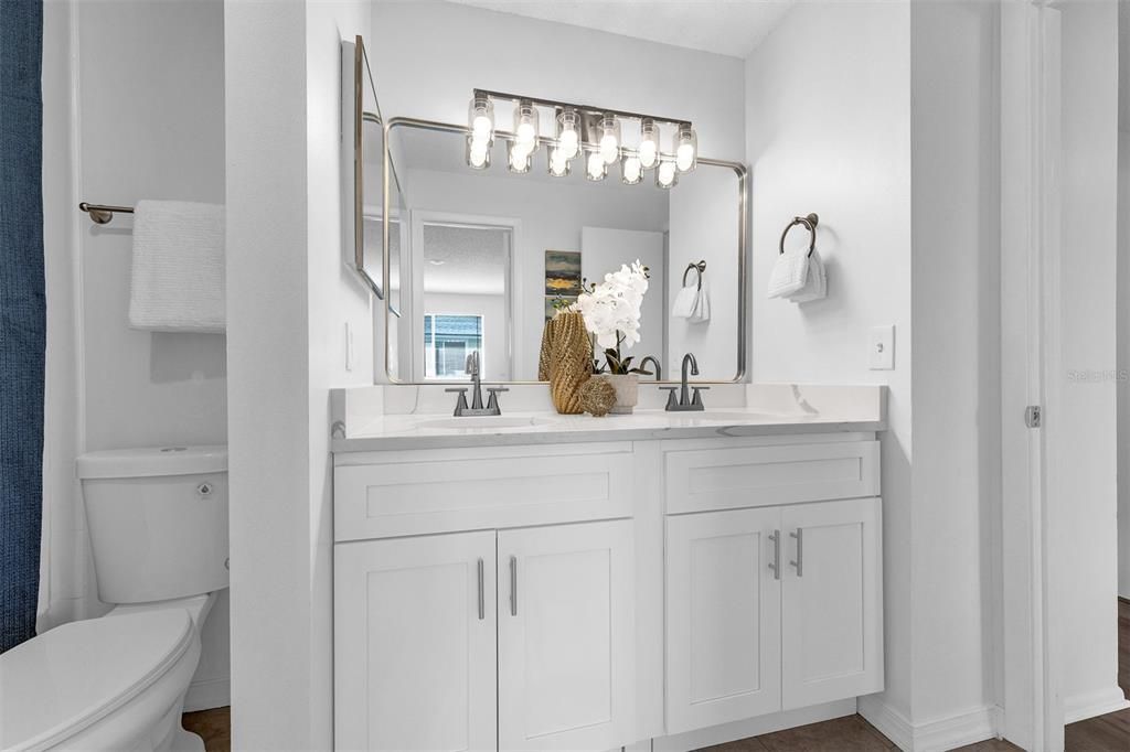 For Sale: $189,900 (2 beds, 1 baths, 1061 Square Feet)