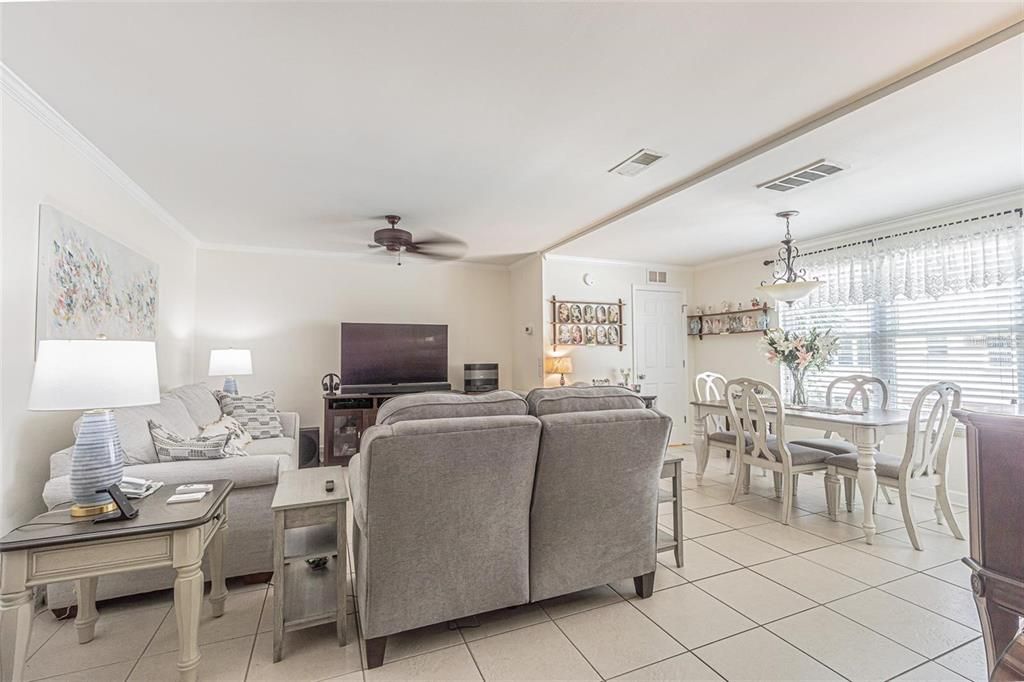 For Sale: $185,000 (2 beds, 1 baths, 1125 Square Feet)