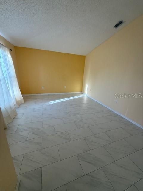 出租: $1,800 (3 贝兹, 2 浴室, 1636 平方英尺)