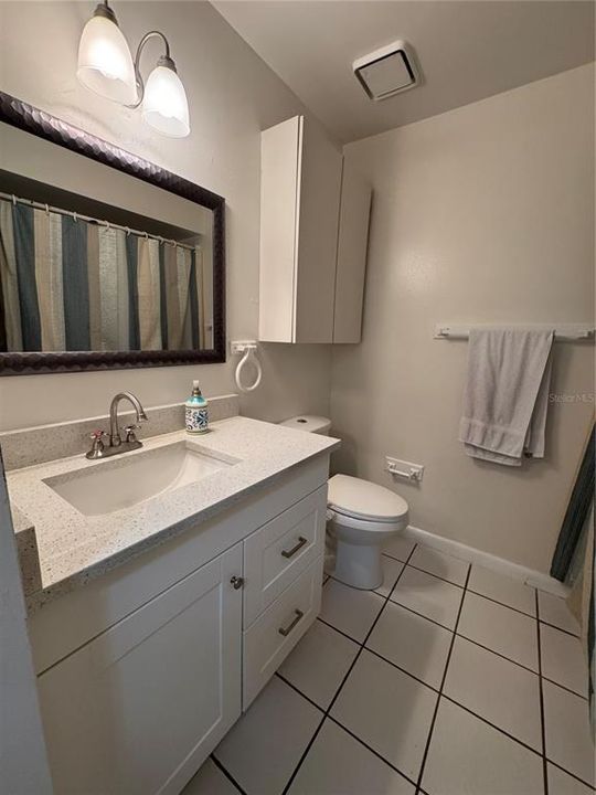 For Sale: $180,000 (2 beds, 2 baths, 935 Square Feet)