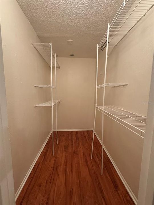 For Sale: $180,000 (2 beds, 2 baths, 935 Square Feet)