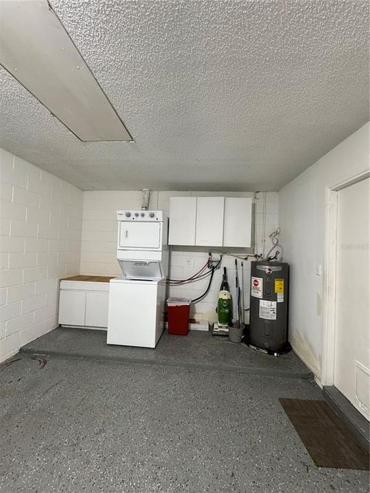 For Sale: $180,000 (2 beds, 2 baths, 935 Square Feet)