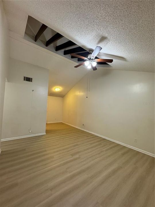 For Sale: $180,000 (2 beds, 2 baths, 935 Square Feet)