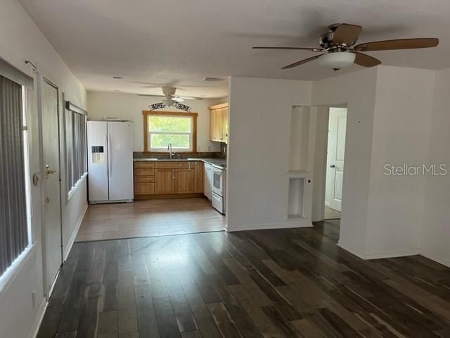 For Rent: $1,499 (2 beds, 1 baths, 750 Square Feet)