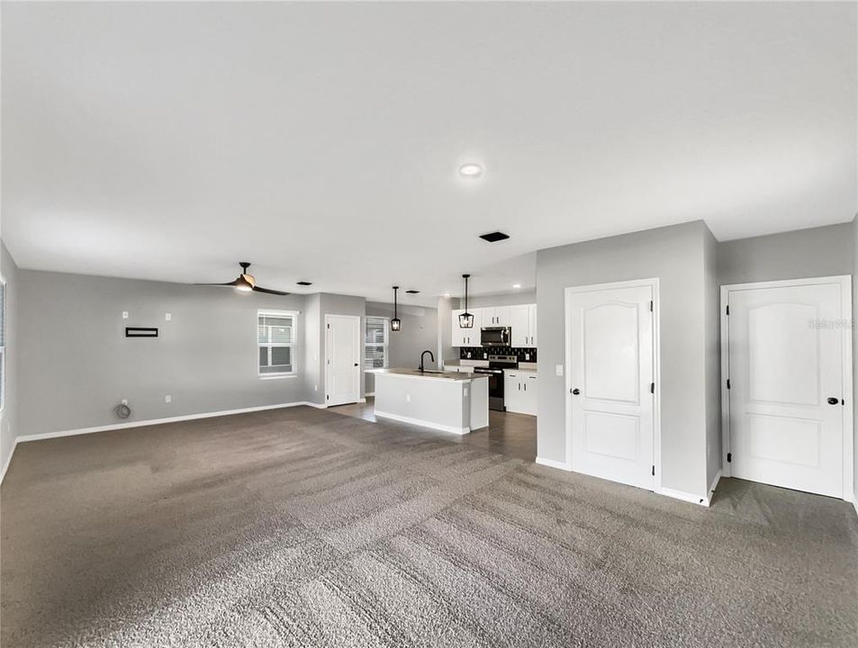 待售: $342,000 (3 贝兹, 2 浴室, 2296 平方英尺)