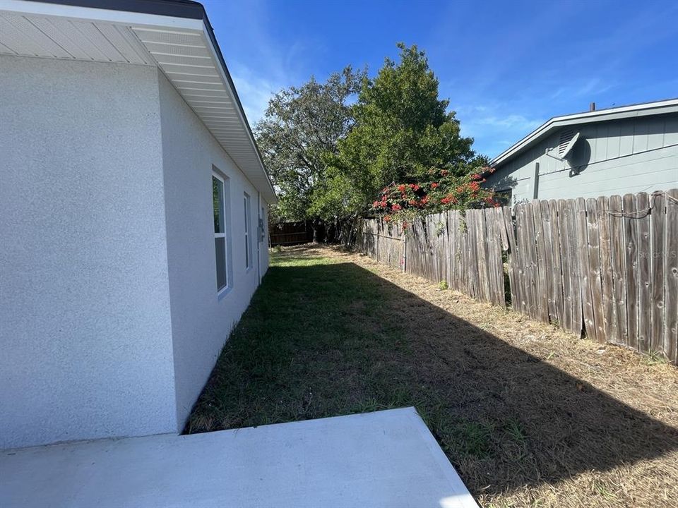 For Sale: $289,900 (3 beds, 2 baths, 1102 Square Feet)