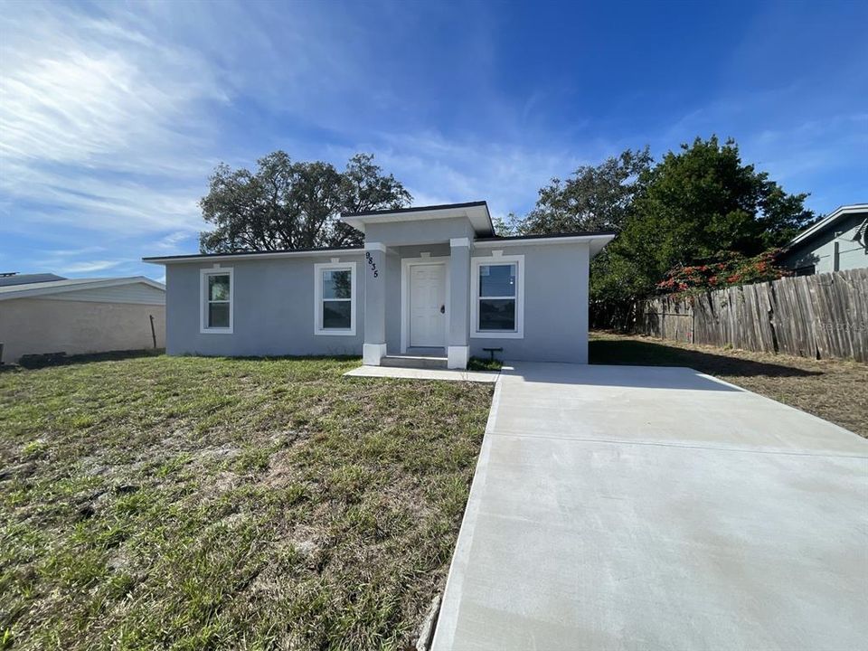 For Sale: $289,900 (3 beds, 2 baths, 1102 Square Feet)
