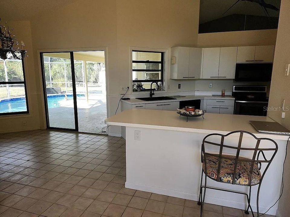 For Sale: $675,000 (3 beds, 2 baths, 2328 Square Feet)