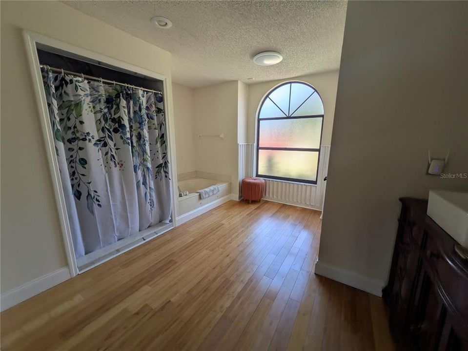 For Sale: $675,000 (3 beds, 2 baths, 2328 Square Feet)