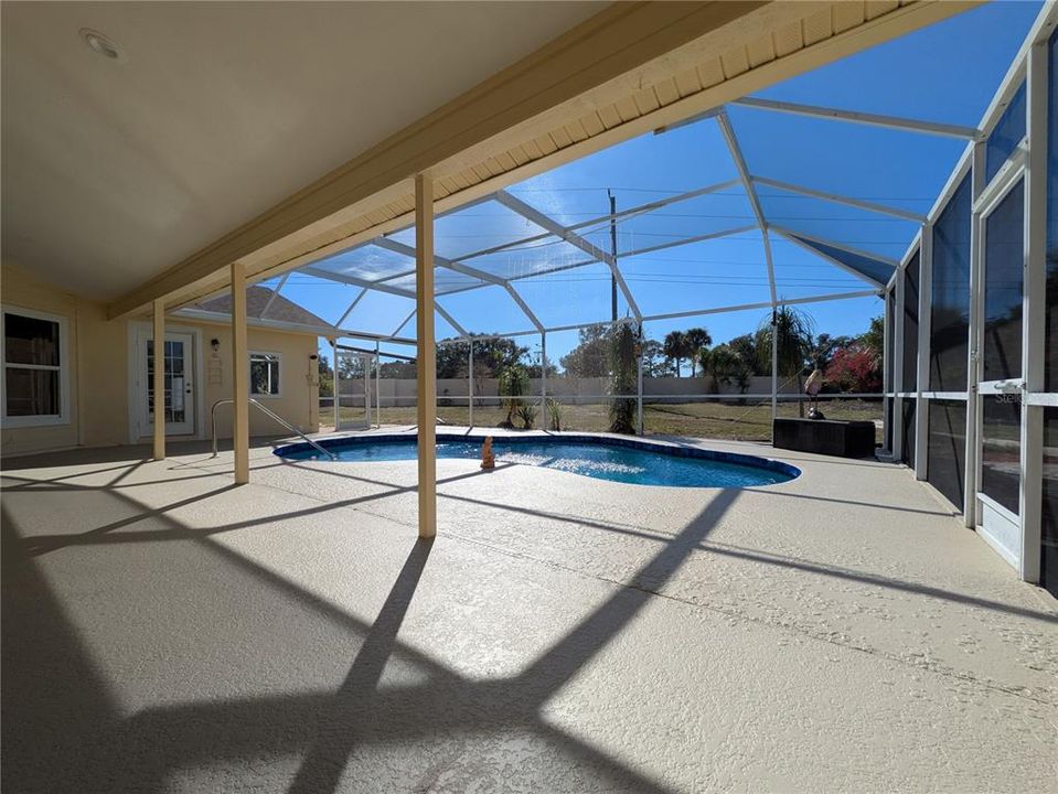 For Sale: $675,000 (3 beds, 2 baths, 2328 Square Feet)