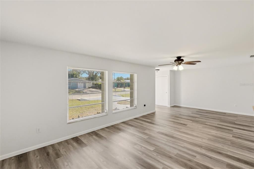 For Sale: $399,000 (3 beds, 2 baths, 1316 Square Feet)