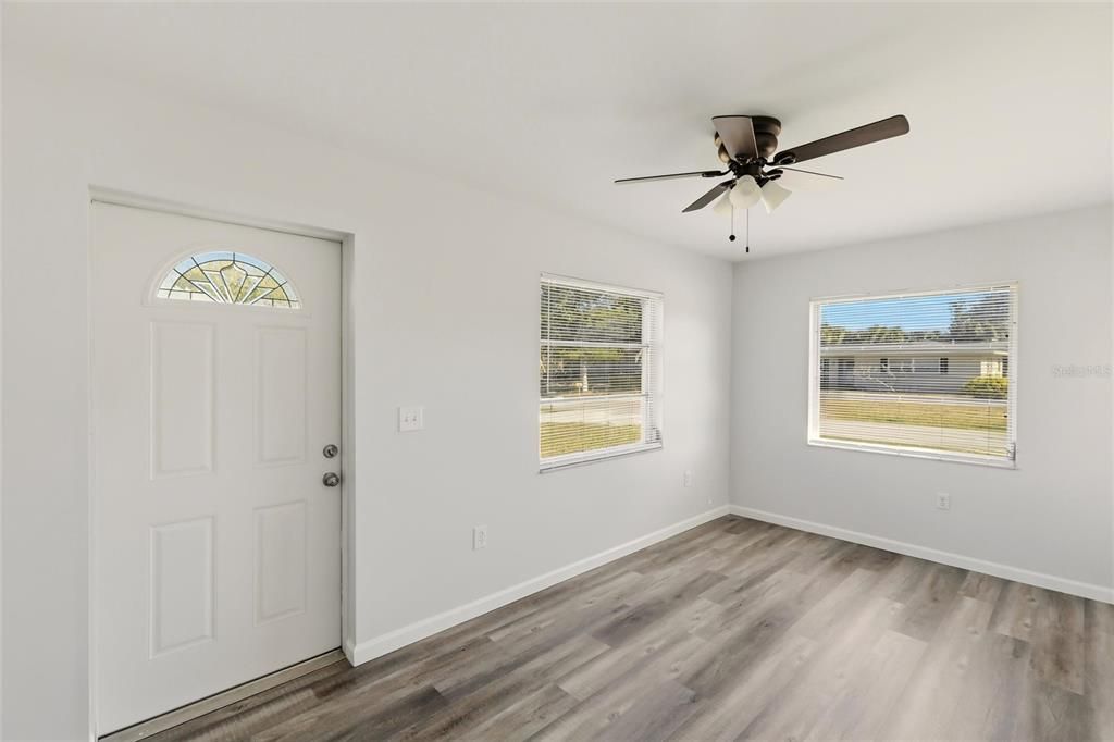 For Sale: $399,000 (3 beds, 2 baths, 1316 Square Feet)