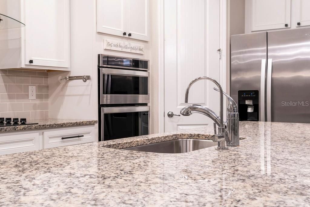 En Venta: $589,999 (4 camas, 3 baños, 2754 Pies cuadrados)