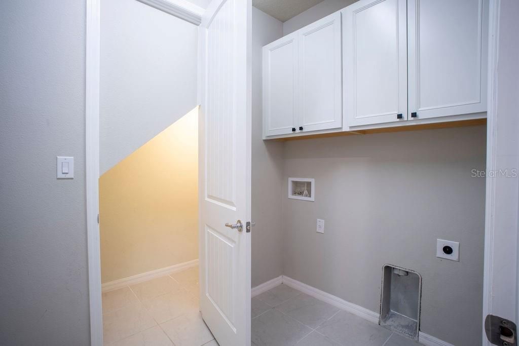 En Venta: $589,999 (4 camas, 3 baños, 2754 Pies cuadrados)