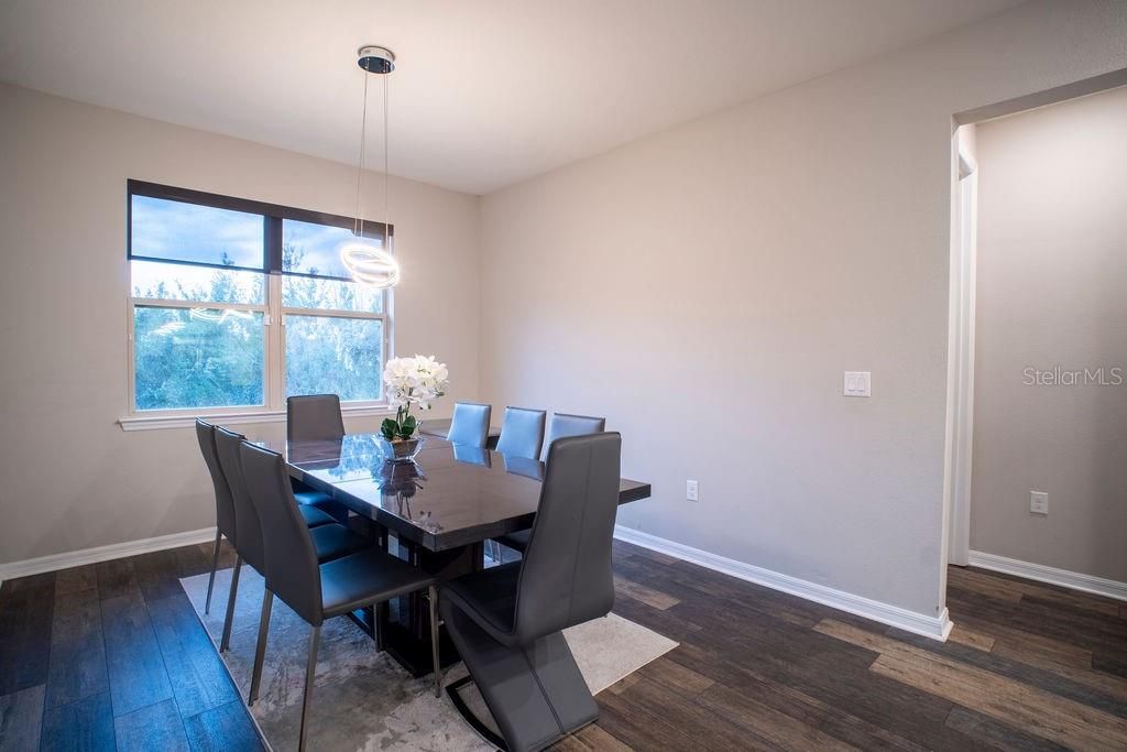 En Venta: $589,999 (4 camas, 3 baños, 2754 Pies cuadrados)