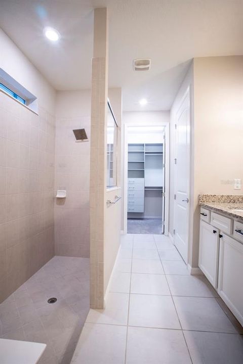 En Venta: $589,999 (4 camas, 3 baños, 2754 Pies cuadrados)