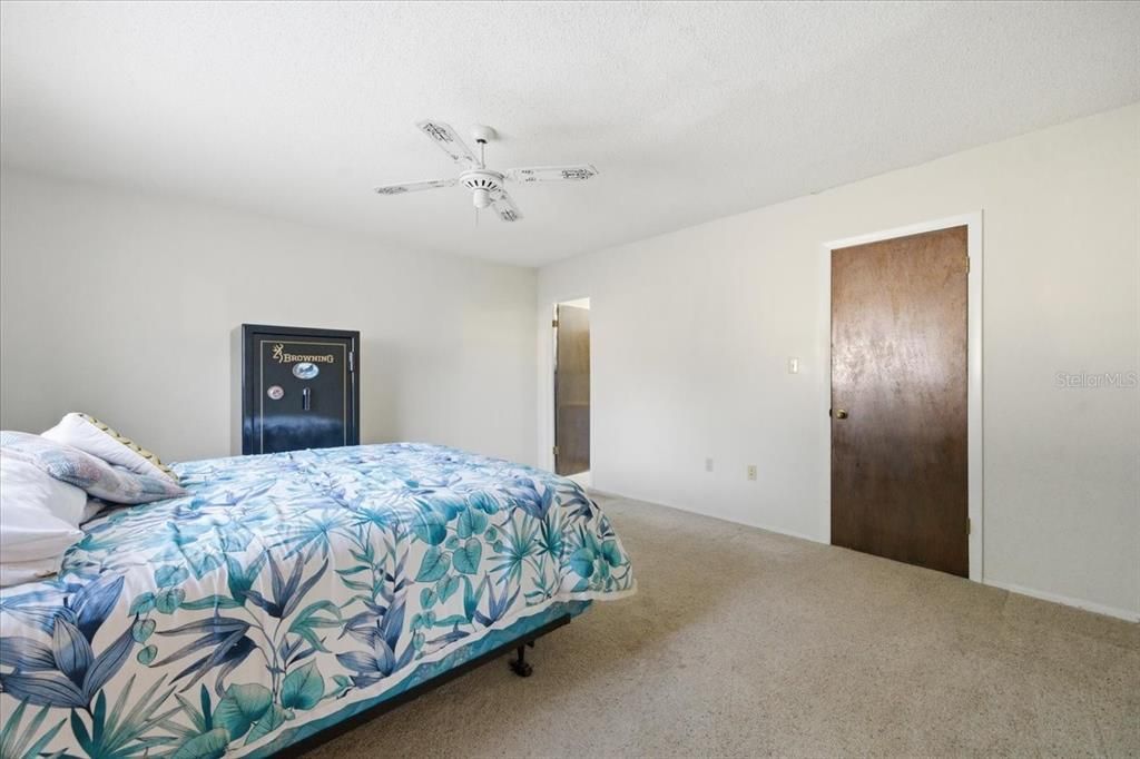 待售: $308,000 (3 贝兹, 2 浴室, 1624 平方英尺)