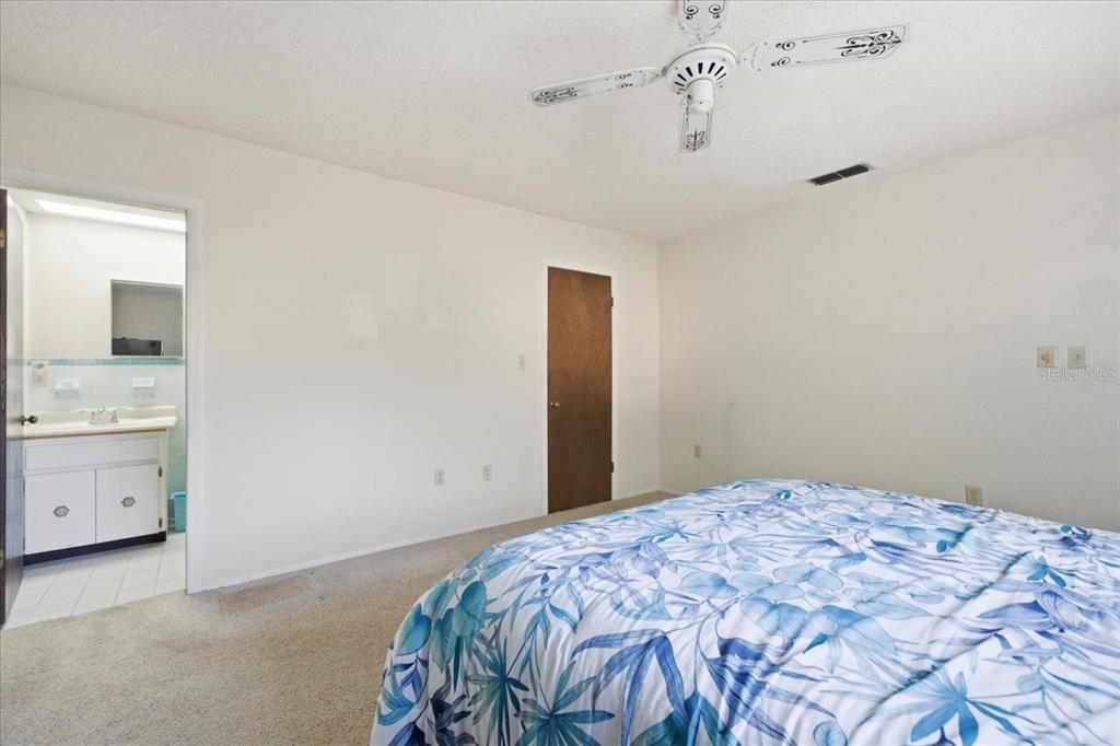 待售: $308,000 (3 贝兹, 2 浴室, 1624 平方英尺)