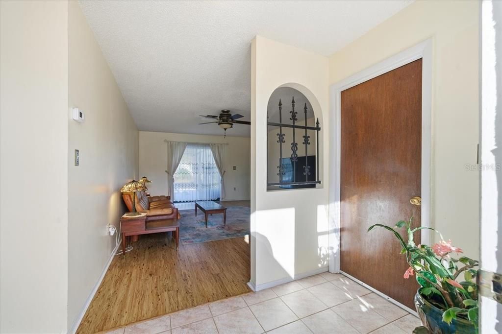 待售: $308,000 (3 贝兹, 2 浴室, 1624 平方英尺)