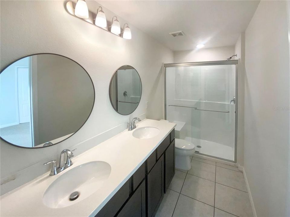 待售: $443,000 (5 贝兹, 3 浴室, 2811 平方英尺)