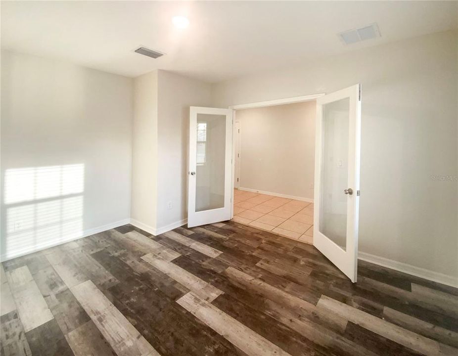 待售: $443,000 (5 贝兹, 3 浴室, 2811 平方英尺)