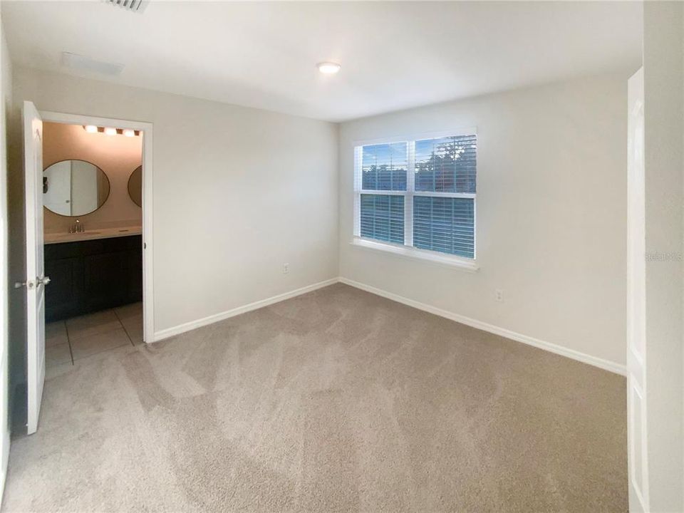 待售: $443,000 (5 贝兹, 3 浴室, 2811 平方英尺)