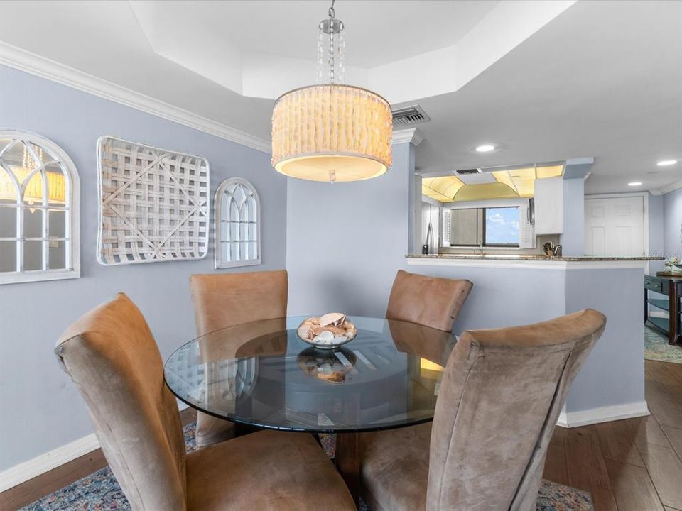 На продажу: $849,000 (2 спален, 2 ванн, 1152 Квадратных фут)