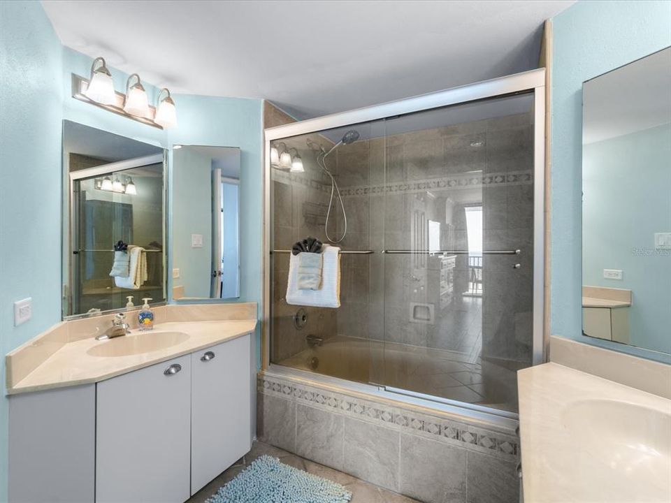 На продажу: $849,000 (2 спален, 2 ванн, 1152 Квадратных фут)