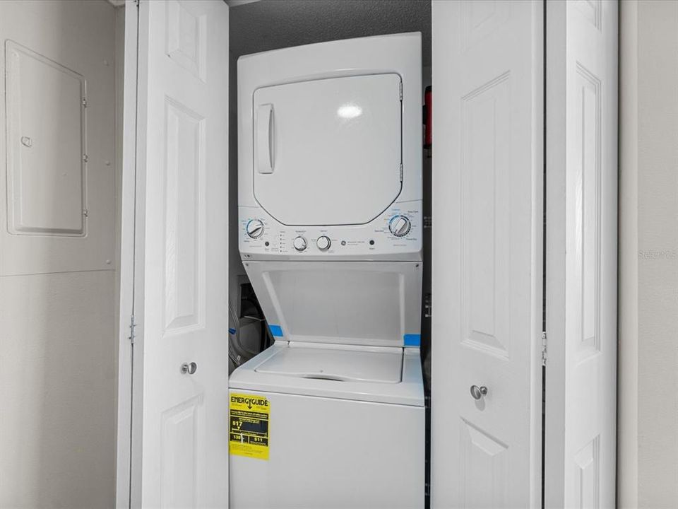 На продажу: $849,000 (2 спален, 2 ванн, 1152 Квадратных фут)