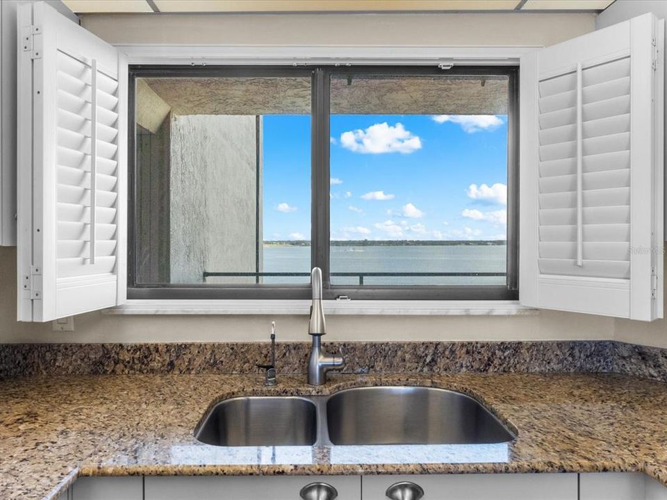 На продажу: $849,000 (2 спален, 2 ванн, 1152 Квадратных фут)