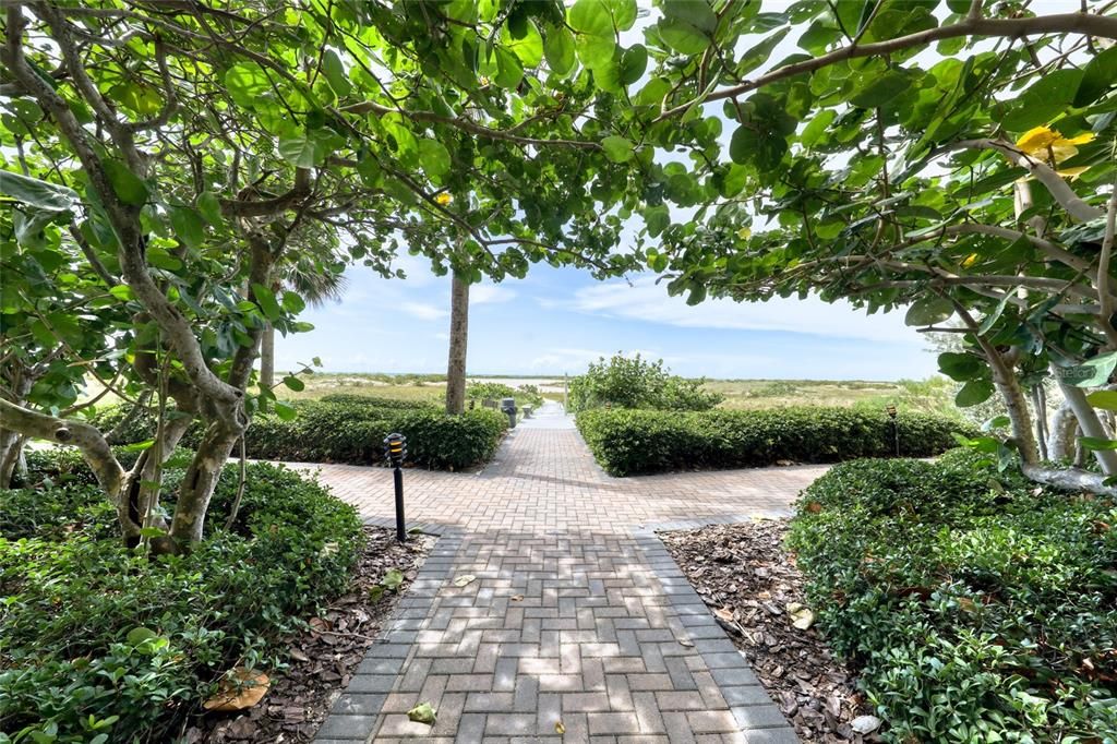 На продажу: $849,000 (2 спален, 2 ванн, 1152 Квадратных фут)