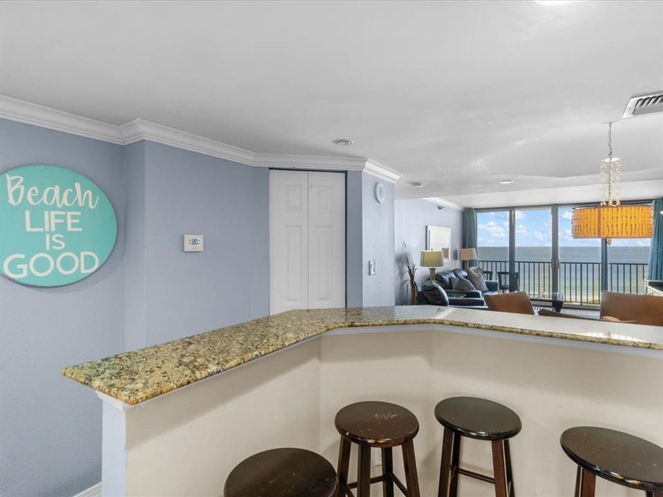 На продажу: $849,000 (2 спален, 2 ванн, 1152 Квадратных фут)